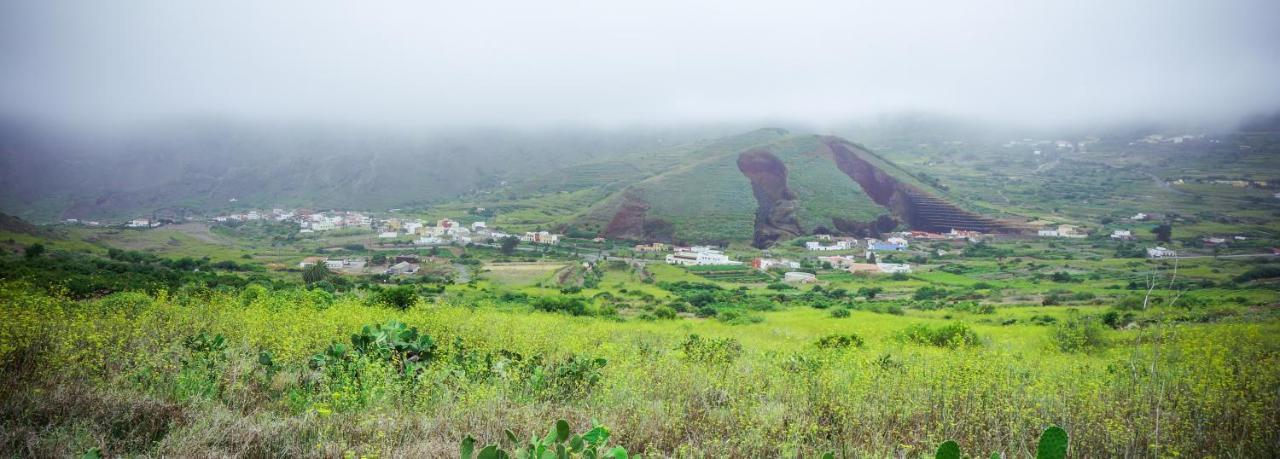 Ciruelo - Paz Y Senderos En Area Natural Protegida De Teno Buenavista Del Norte Exterior photo